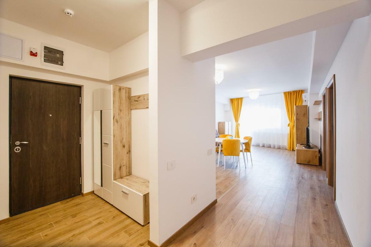 Spacious & Bright 2 Bedroom Central Apartment Oradea Exteriér fotografie