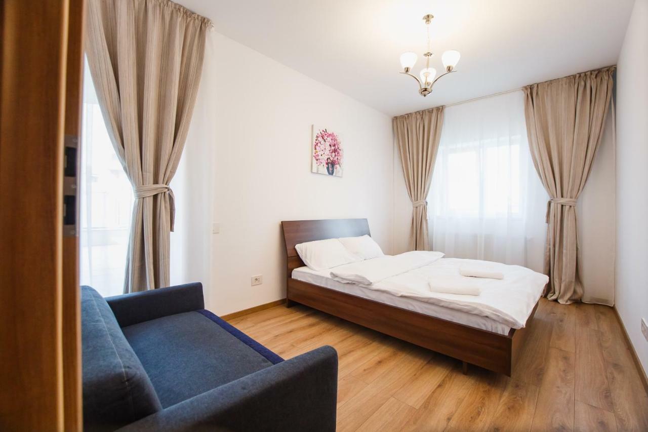 Spacious & Bright 2 Bedroom Central Apartment Oradea Exteriér fotografie