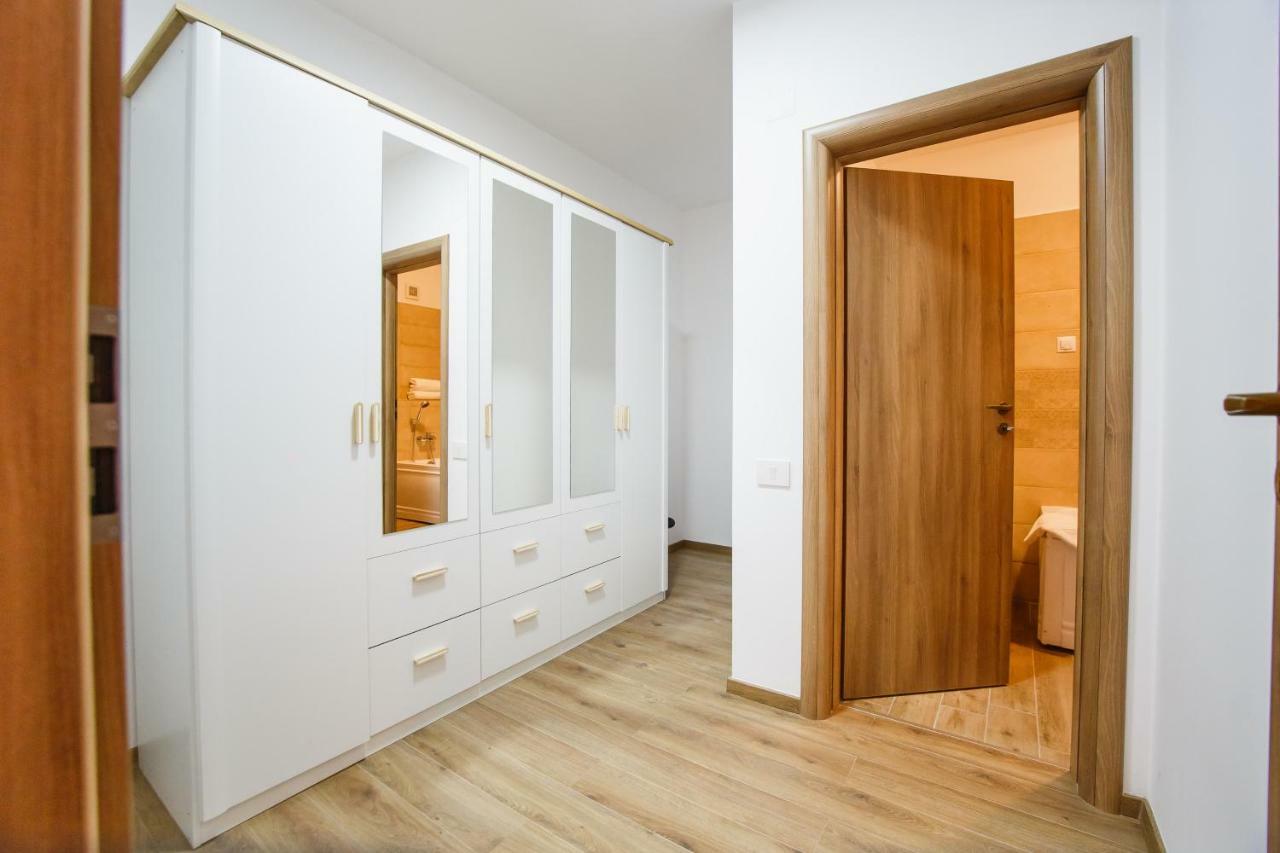 Spacious & Bright 2 Bedroom Central Apartment Oradea Exteriér fotografie