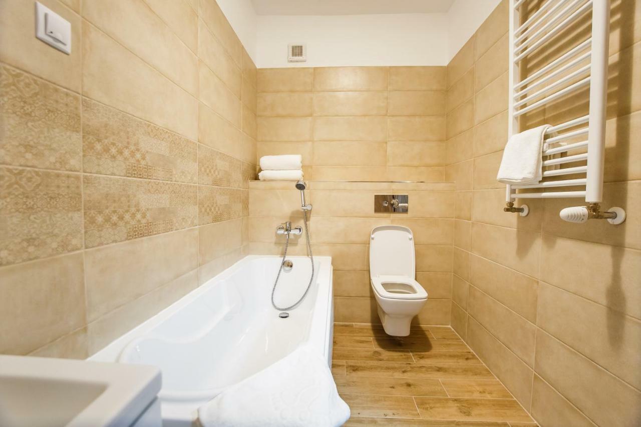Spacious & Bright 2 Bedroom Central Apartment Oradea Exteriér fotografie