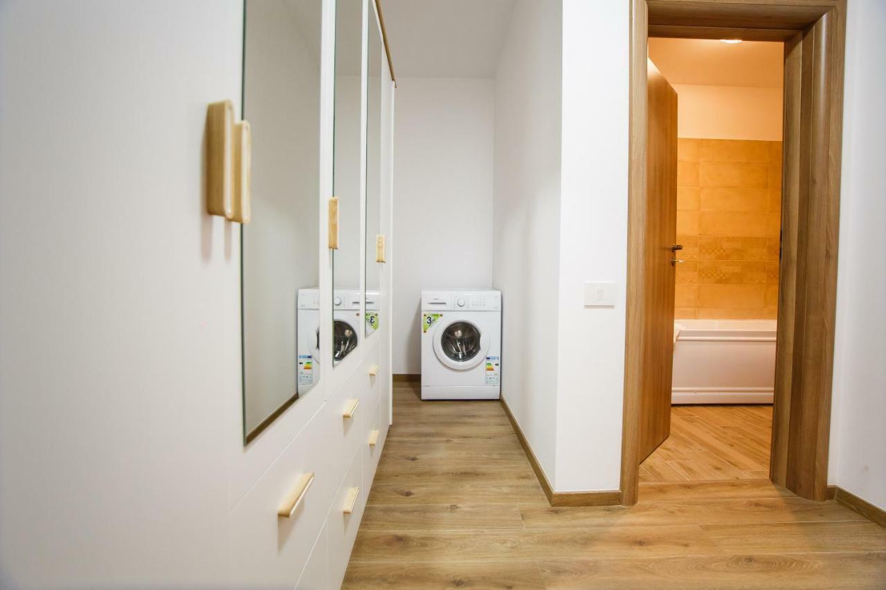 Spacious & Bright 2 Bedroom Central Apartment Oradea Exteriér fotografie